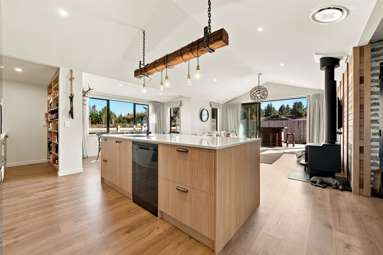 1 Moonstone Street_4