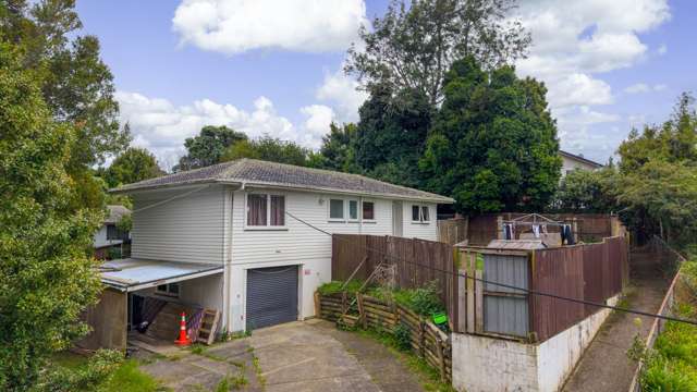 8 Makora Road Massey_1