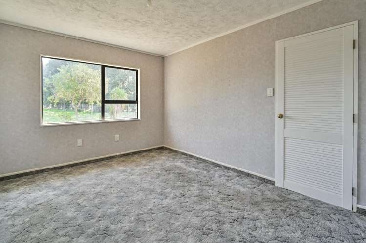 25 Stock Road Pakipaki_10