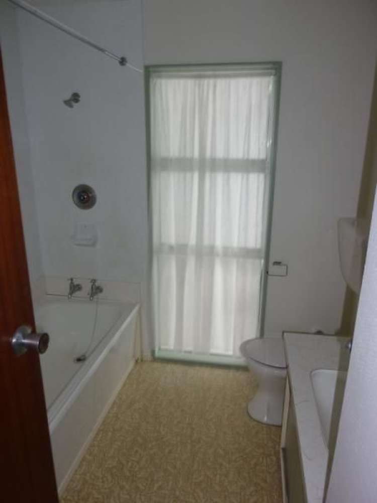 1/133 Russell Street Palmerston North Central_3