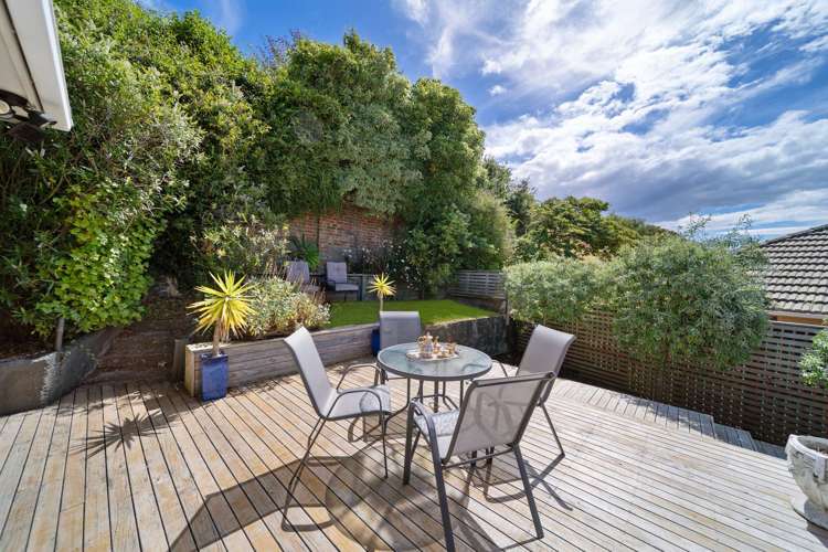 96 Easther Crescent Kew_12