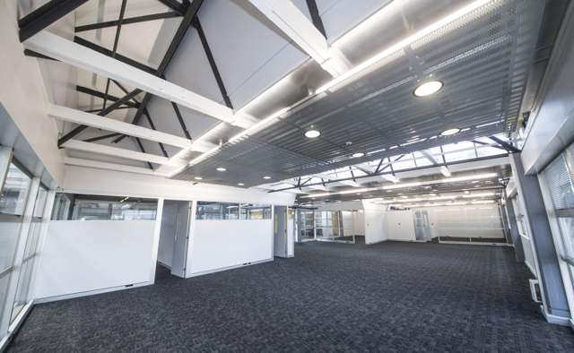 Spacious Office with 6 Car Parks – Mount Eden