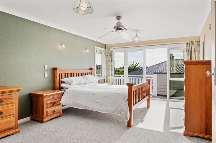 16 Thistlewood Avenue Hamilton East_23