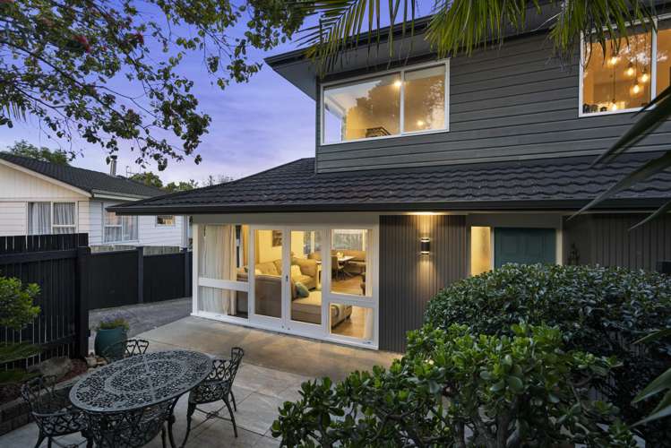 32 Mirrabooka Avenue Botany Downs_9