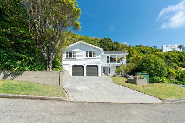 PEACEFUL KARORI OASIS, 4 BEDROOMS, 3 BATHROOMS