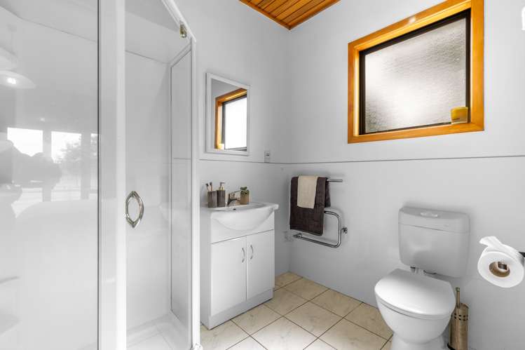 64 Winton Wreys Bush Highway Winton_13