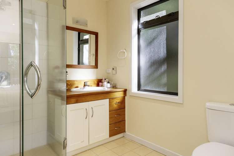 214 Mapara Road Acacia Bay_28