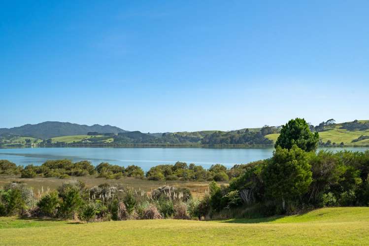 22/2958 State Highway 10 Paewhenua Island_14