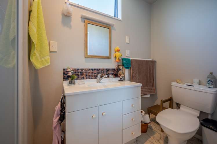 5 Ngaio Grove Robinsons Bay_22