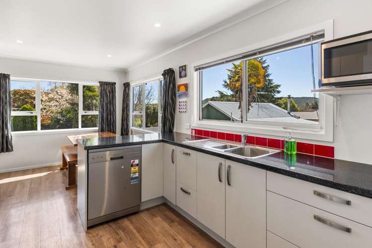 53 Eighty Eight Valley Road Wakefield_15