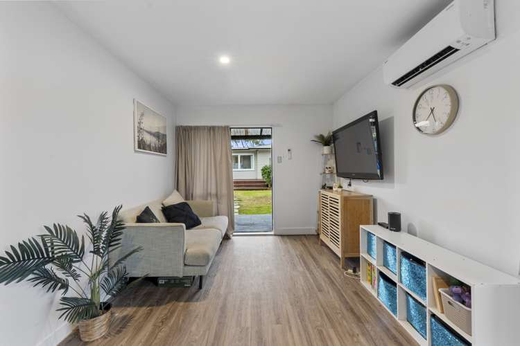 17 Muir Avenue Mangere Bridge_18