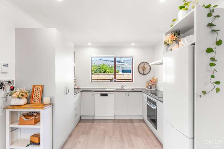 19 Phar Lap Grove Trentham_1