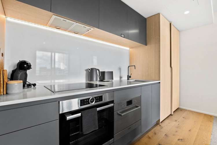 2408/10 Commerce Street City Centre_8