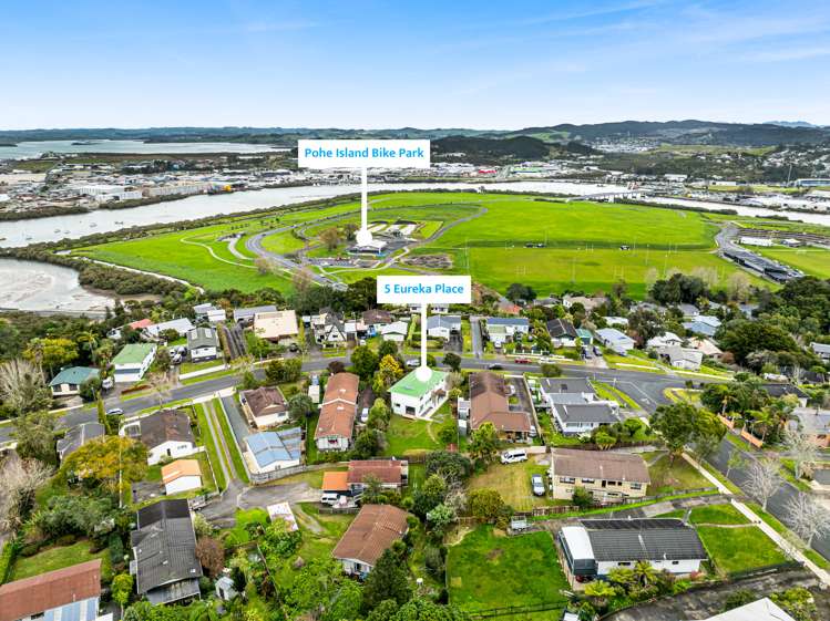 5 Eureka Place Parahaki_4