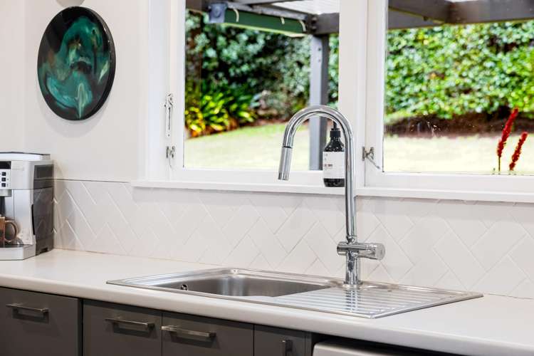 16 Mcphail Street Birkdale_4