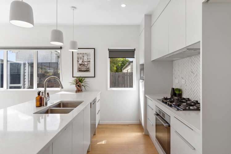 13E Teal Crescent Beach Haven_8