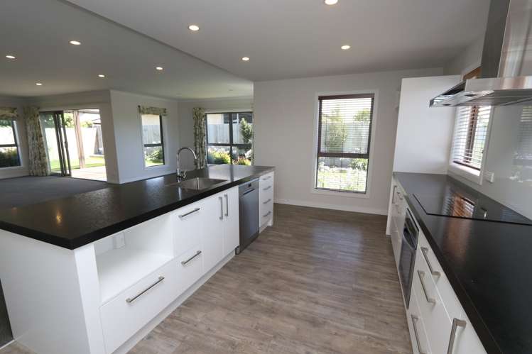 7 Somerset Grove Allenton_12