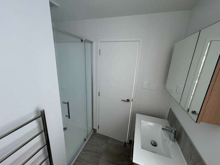 4/12 Treasure Lane Te Atatu South_7