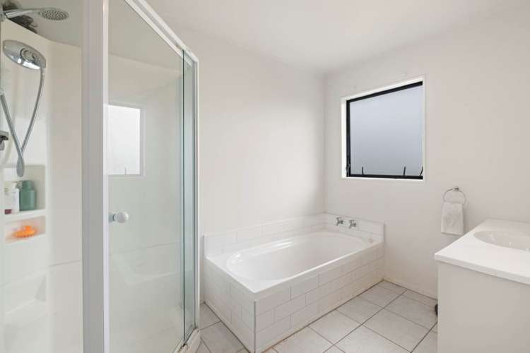 18 Thorburn Avenue Red Beach_10