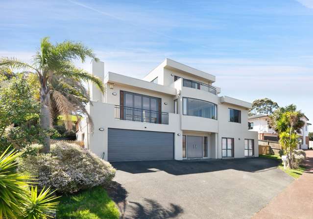 Spacious & Lovely Family Home in Unsworth Heights