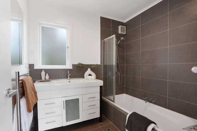 69 Shetland Street Glen Eden_23