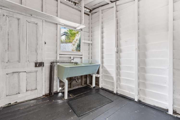 28 Harrington Street Lawrence_12