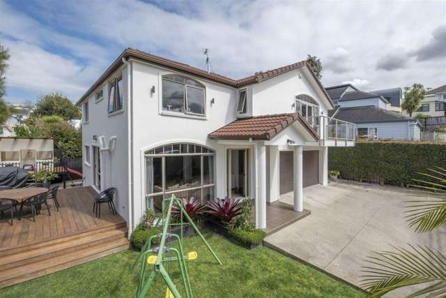 Beautiful family home, sought after school zones