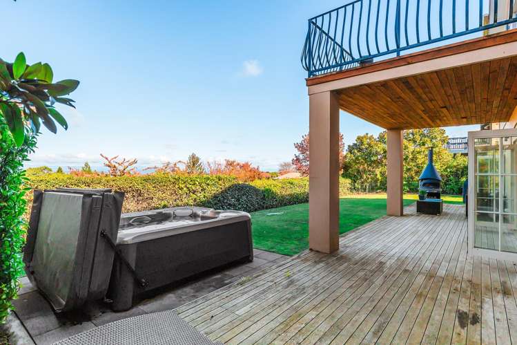 18 Chateau Crescent Rangatira Park_6