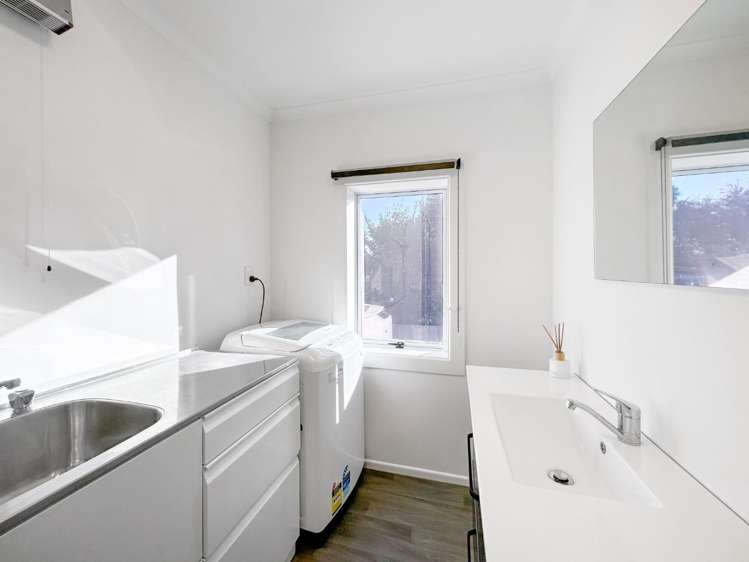 8 Elizabeth Street 10437_11