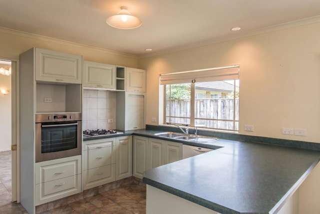 8 Glen Loch Place 10587_1