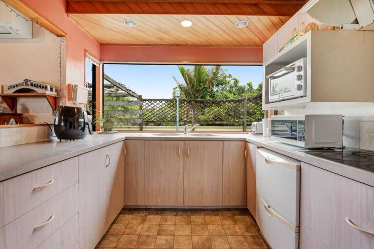 2/1 Captain Street Helensville_14