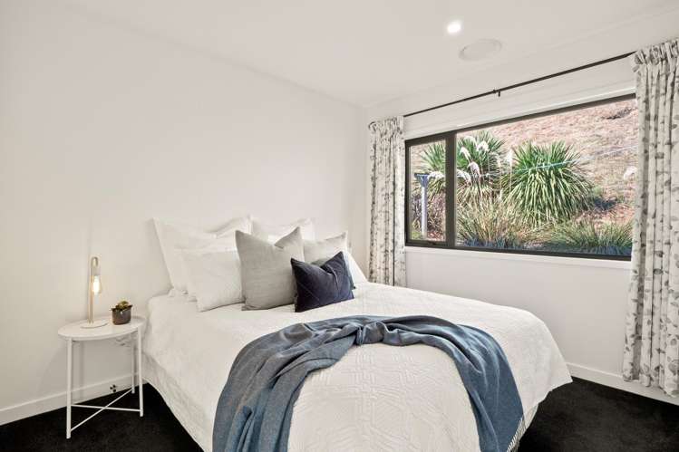 72 Risinghurst Terrace Lower Shotover_13