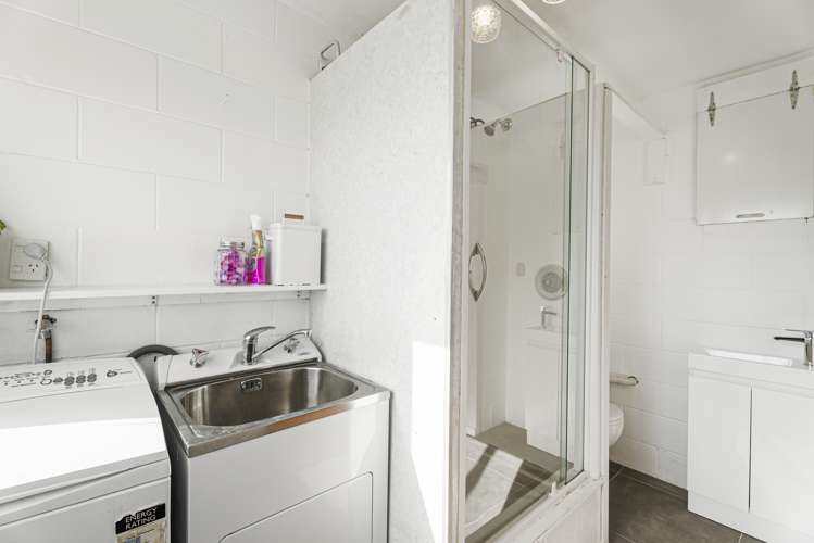 2 Melandra Road Stanmore Bay_23