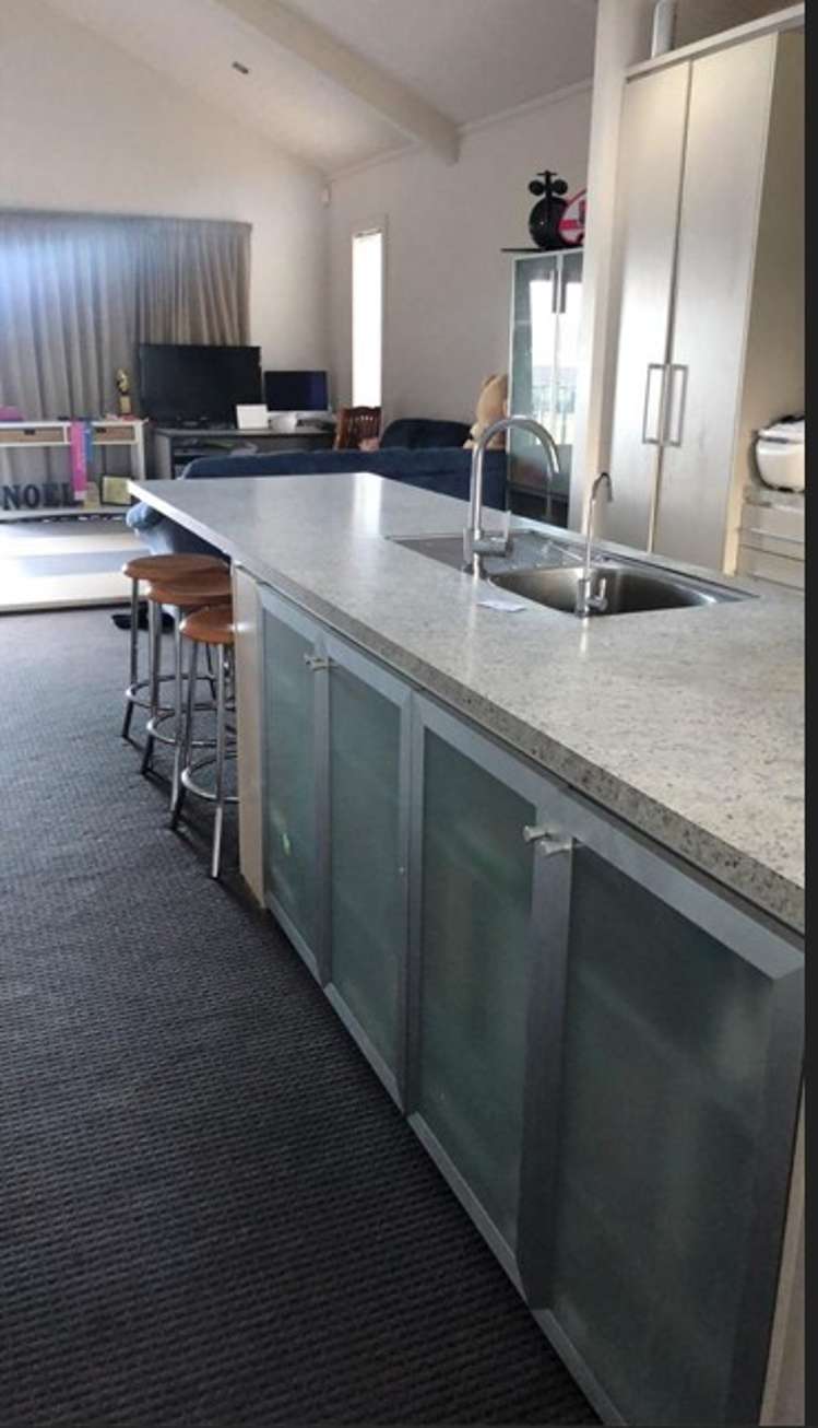 24 The Circle 1114_5