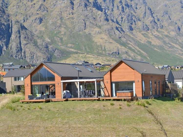 46 Falconer Rise Jacks Point_37