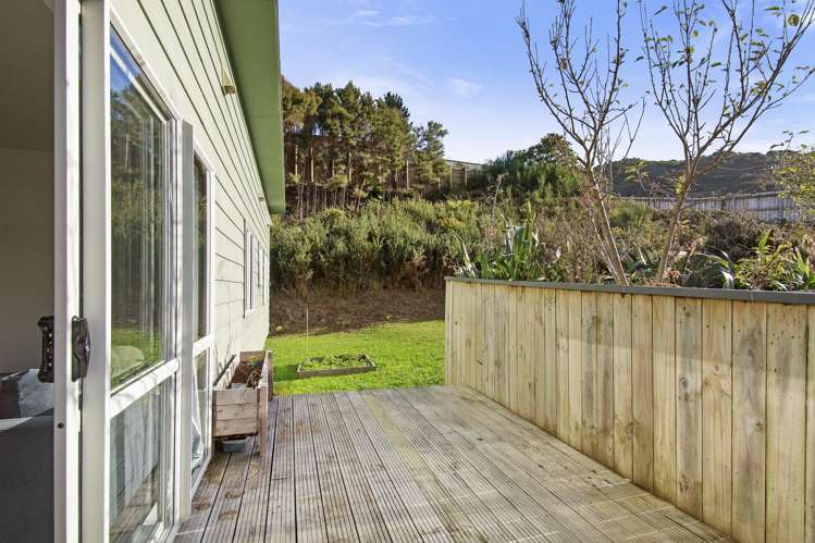 8 Hastings Grove Wainuiomata_16