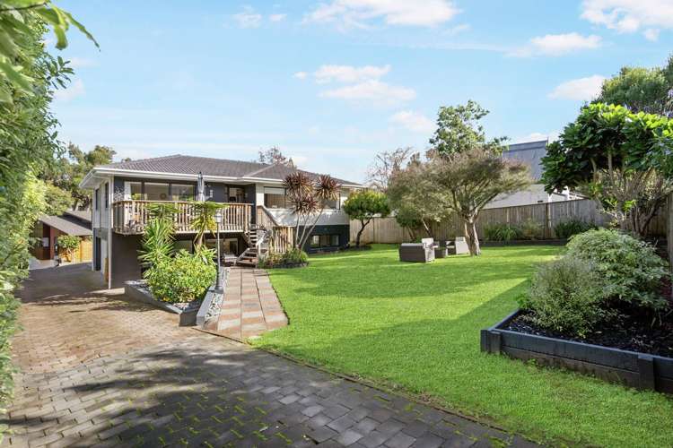 2/87 Beach Road Mellons Bay_29