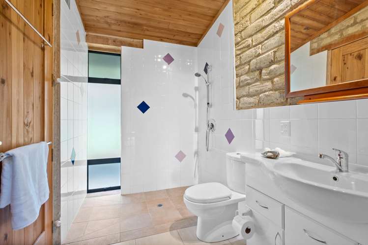 7 Valencia Place Matapouri_16