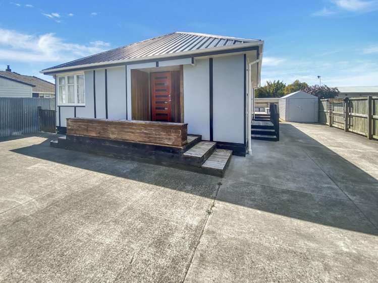 571a Queen Street 10516_0