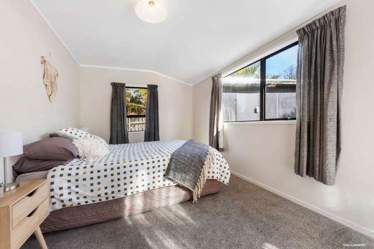 2/19a Woodvale Road Glen Eden_8