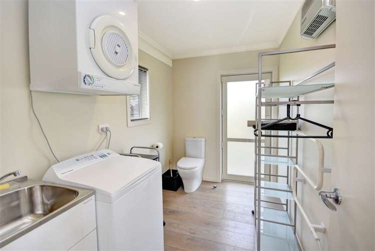 1247 Coast Road Karitane_15