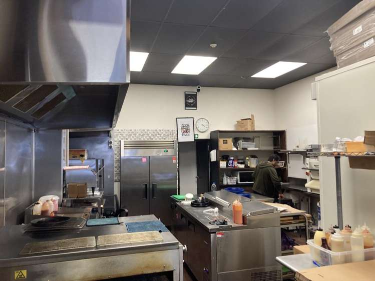 Unit 1A, 5 Peachgrove Road Hamilton East_3