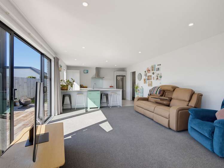 22 Perendale Street_1