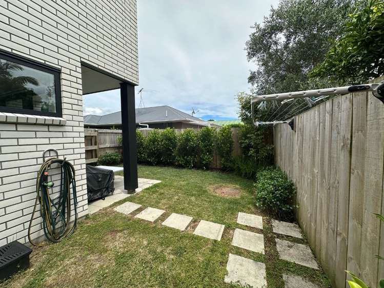 7/12 Enderby Drive Te Atatu Peninsula_12
