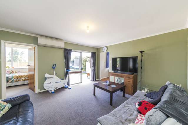 1 Collins Crescent Feilding_4