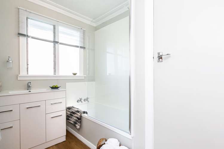 137 Easther Crescent Kew_13