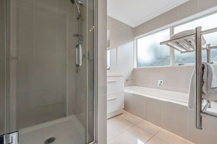 12 Ridgefield Lane East Tamaki Heights_16