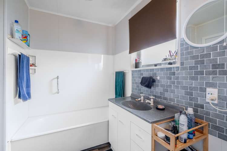 66 Renfrew Street Waikiwi_9