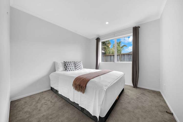 4 Iwinuku Crescent Wattle Downs_12