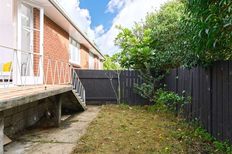 2/4 Leonard Road Mount Wellington_11